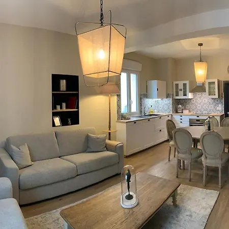 Nuances Simplicity And Elegance 8-pers Holiday home Epernay